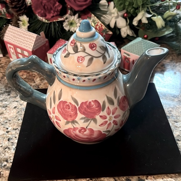 Flowers Inc.Balloons Hand Painted Tea Pot Pink Red Roses NWOT 4 Cup - Picture 2 of 7
